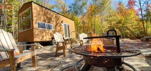 BBQ/picnic area - Trailside Stays (Rumney)