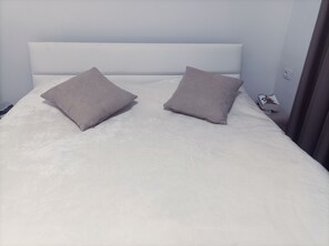 2 chambres, bureau, fer et planche à repasser, Wi-Fi gratuit