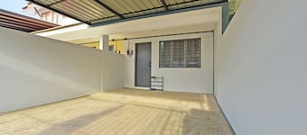 OYO 90493 JL Homestay