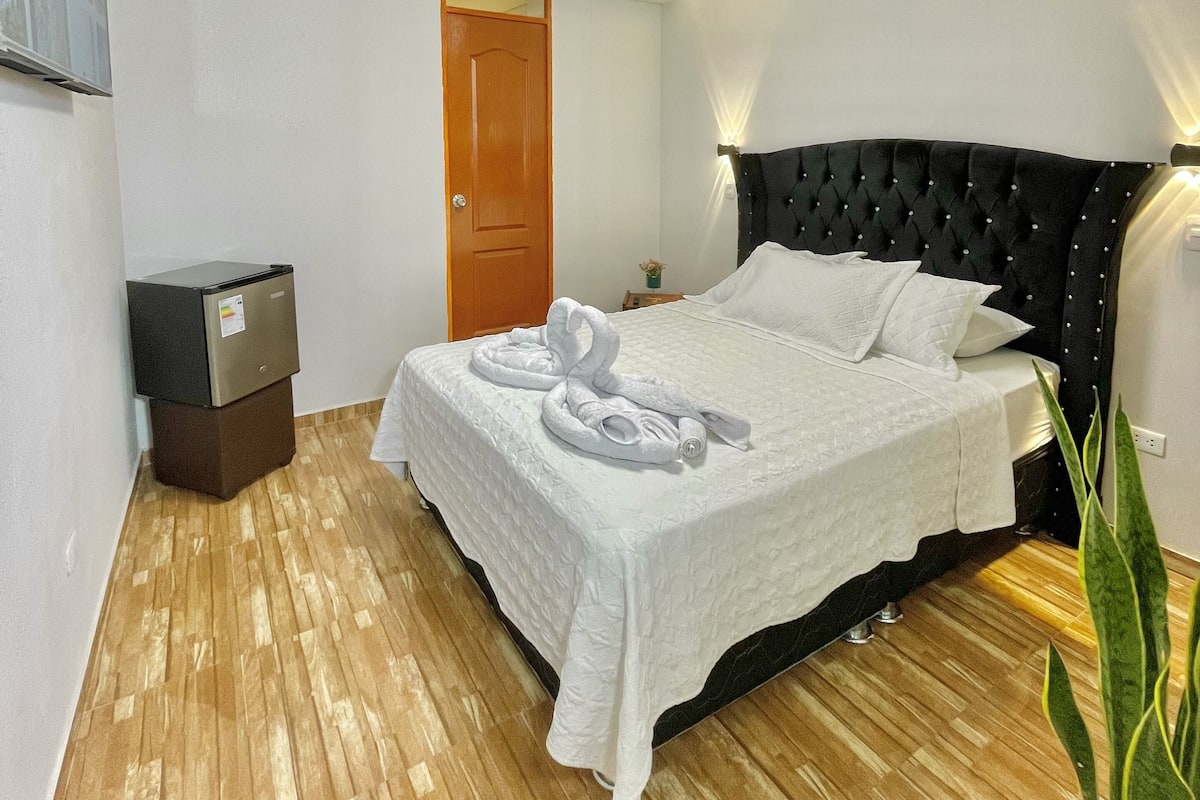 Business studio suite | Donzen dekbedden, individueel gedecoreerd, individueel gemeubileerd