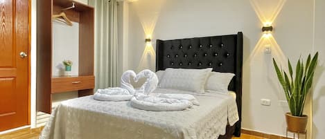 Kamar Double | Selimut bulu angsa dan didekorasi berbeda-beda