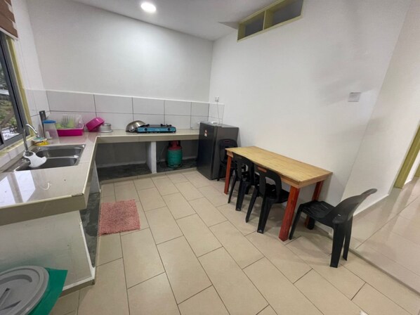 Quarto, 2 quartos | Cozinha privada | Toalhas de papel