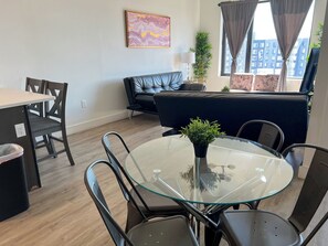 Interior - 2BR apt near EWR 4111 (Elizabeth)