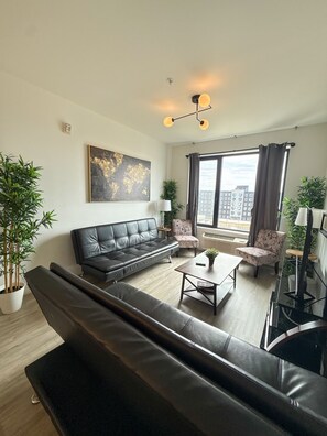 Smart TV - 2BR apt close to EWR Airport 7385 (Elizabeth)