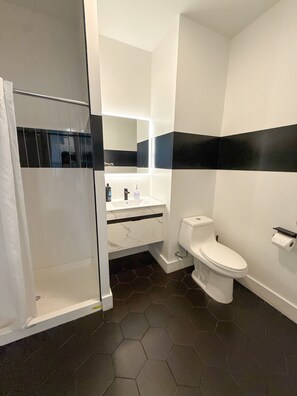 Hair dryer, towels - 2BR apt close to EWR Airport 7385 (Elizabeth)