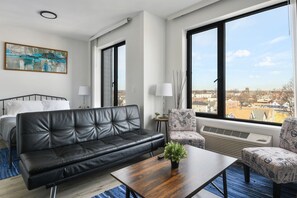 Smart TV - Beautiful Studio Near EWR 1116 (Elizabeth)