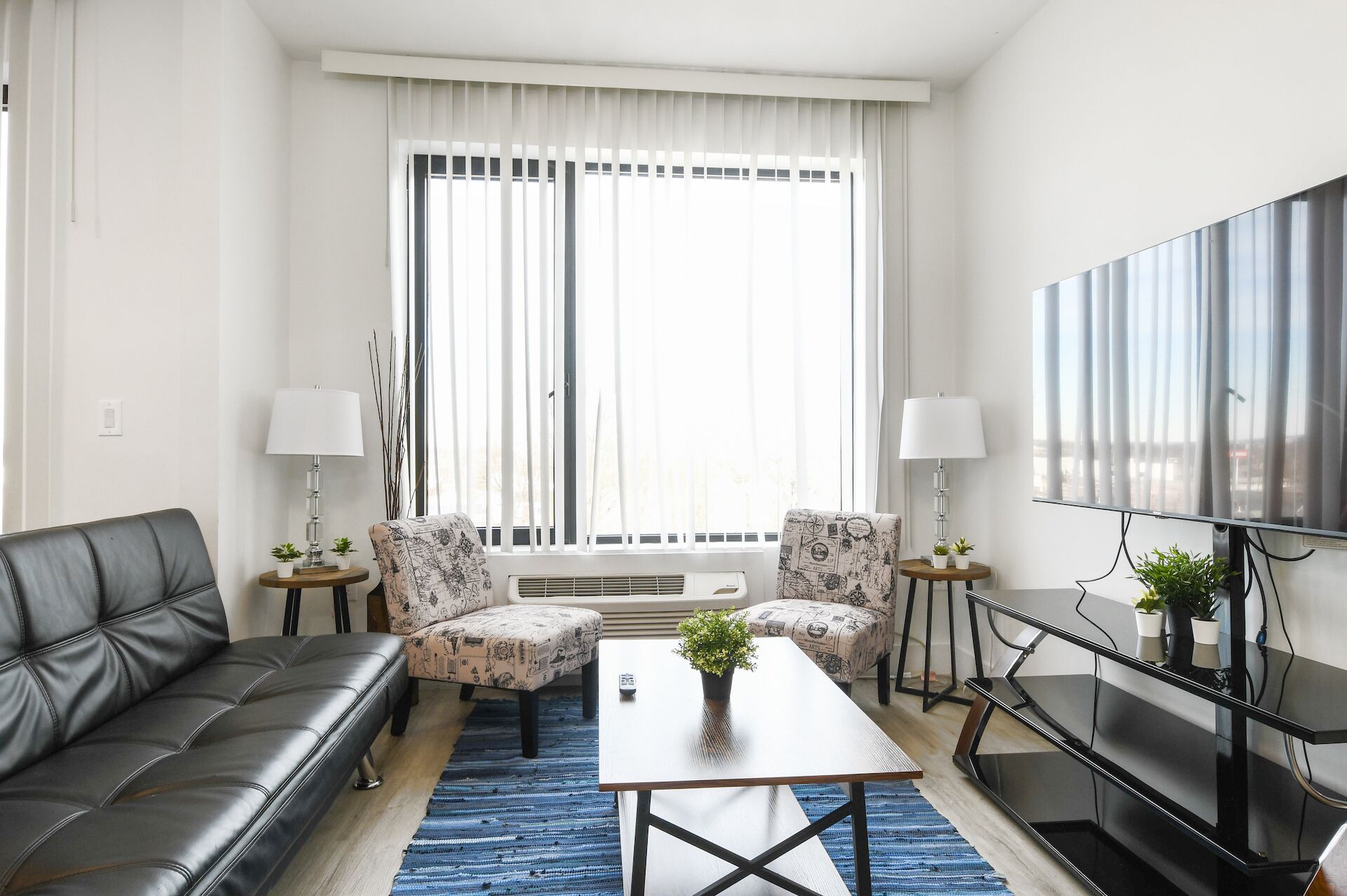 Luxury Studio | 30 Mins to Manhattan | Evonify