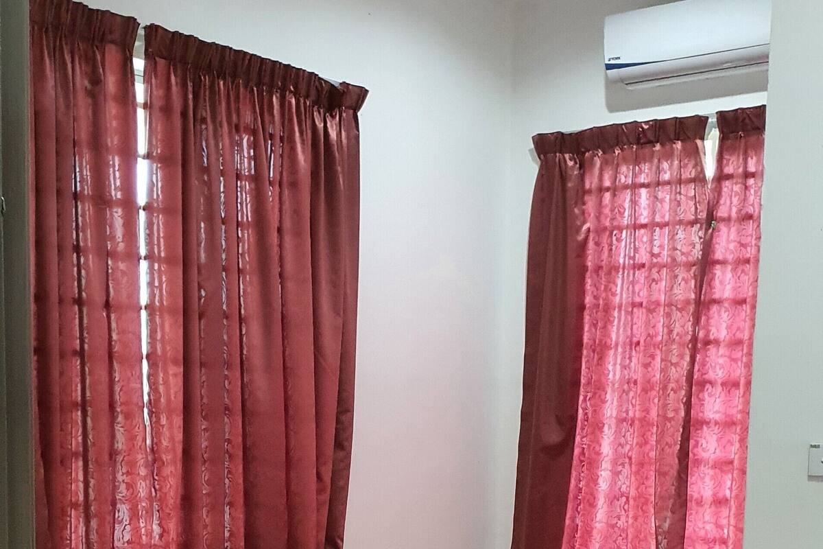 Kamar Keluarga, kamar mandi pribadi | Meja kerja, Wi-Fi gratis, dan seprai linen