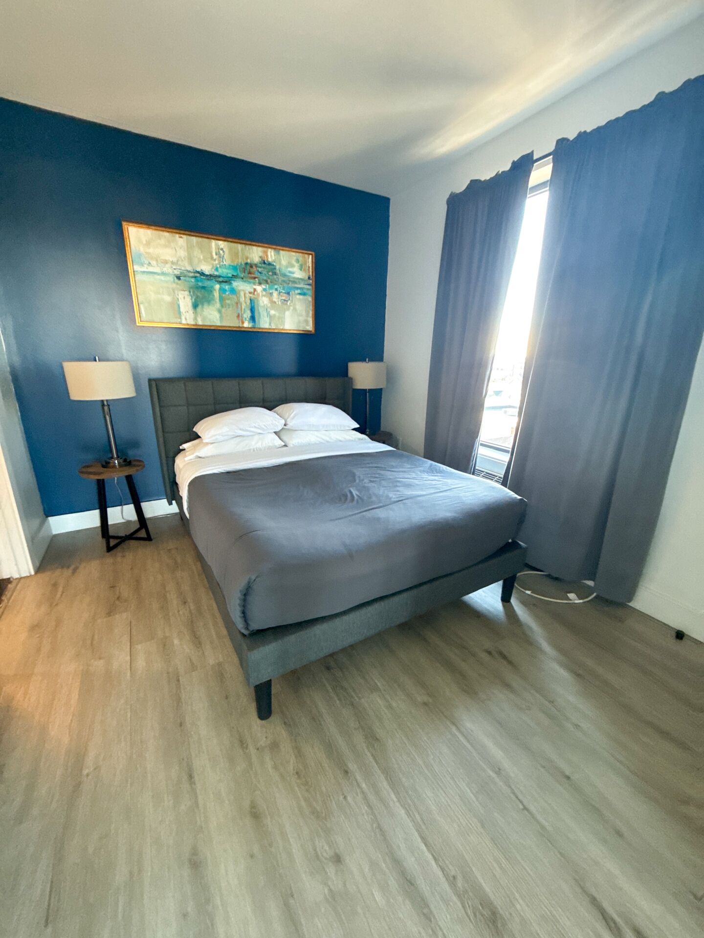 2 室のベッドルーム、アイロン / アイロン台、WiFi (無料)、ベッドシーツ