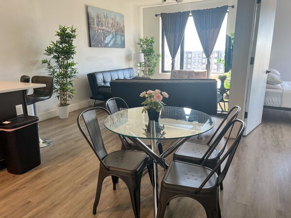 Interior - 2BR apt near EWR 1178 (Elizabeth)