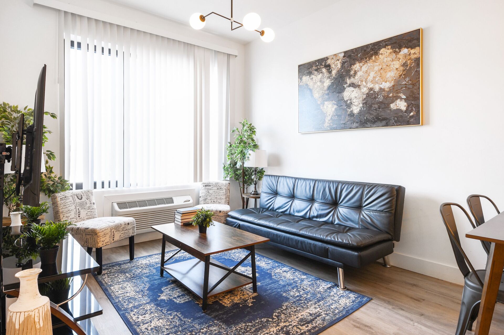 Luxury 1BR | 30 Mins to Manhattan | Evonify