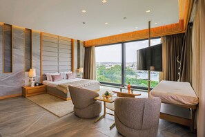 Ropa de cama de alta calidad, colchones con efecto memoria y minibar 
