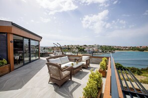 Suite Royal | Ropa de cama de alta calidad, colchones viscoelásticos, minibar
