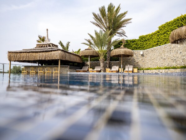 Seasonal outdoor pool - Sa'Rezya Hotel (Cesme)