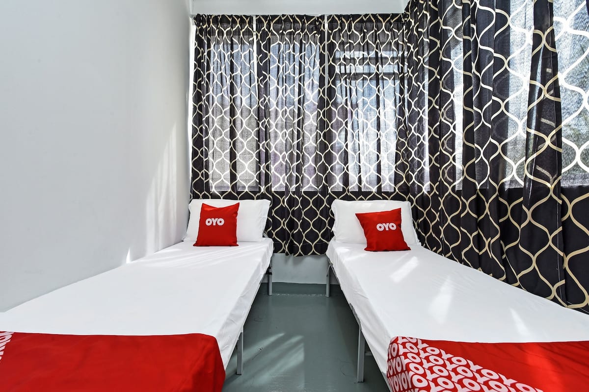 WiFi (free), bed sheets