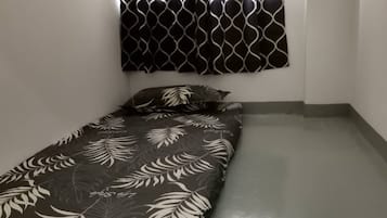 Double Room | Desk, free WiFi, bed sheets