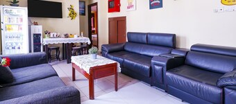 OYO 90486 Station Hotel