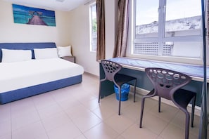 Superior Room | Free WiFi, bed sheets - OYO 90486 Station Hotel (Klang)