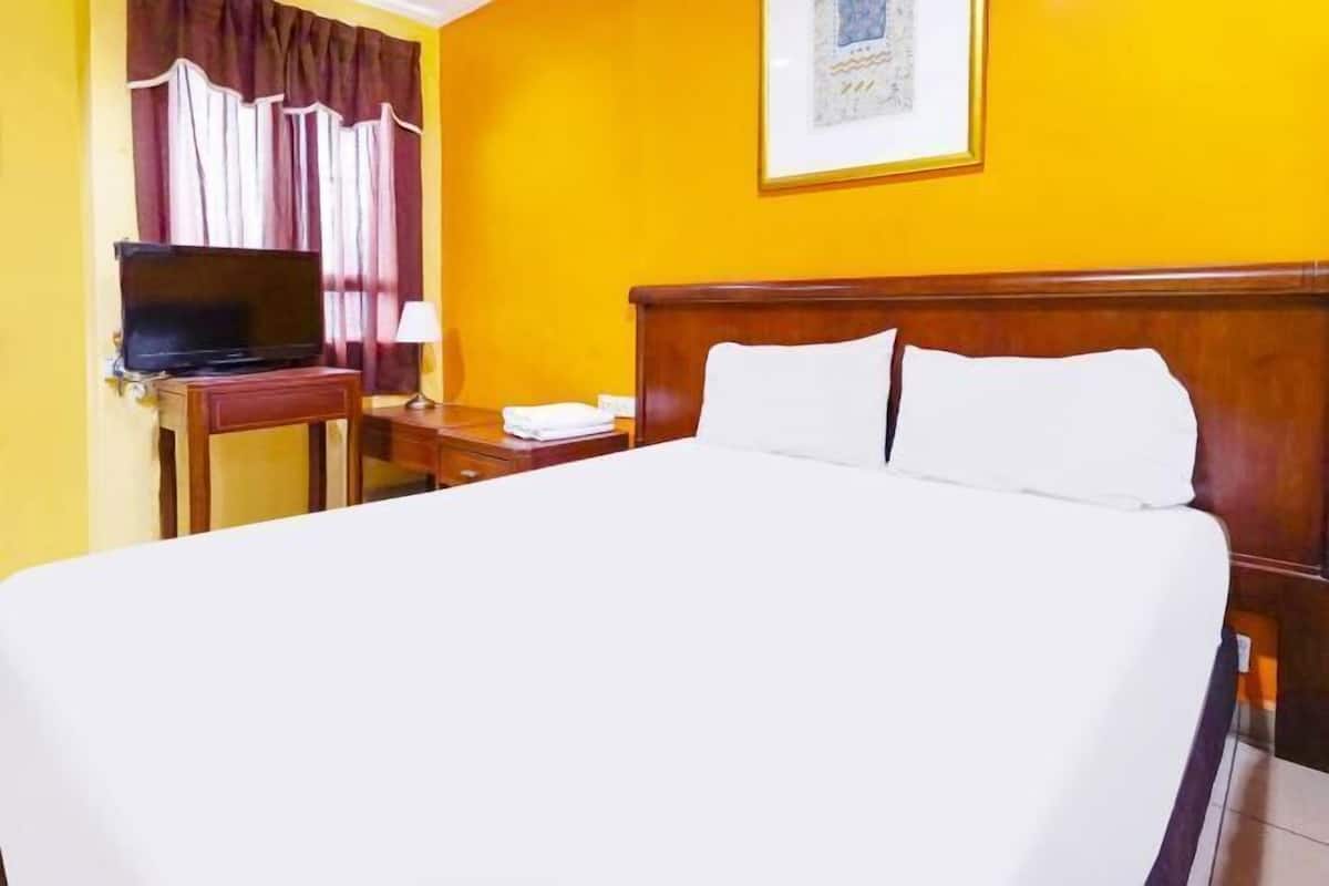 Free WiFi, bed sheets