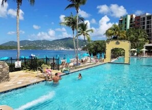 Außenpool, Infinity-Pool