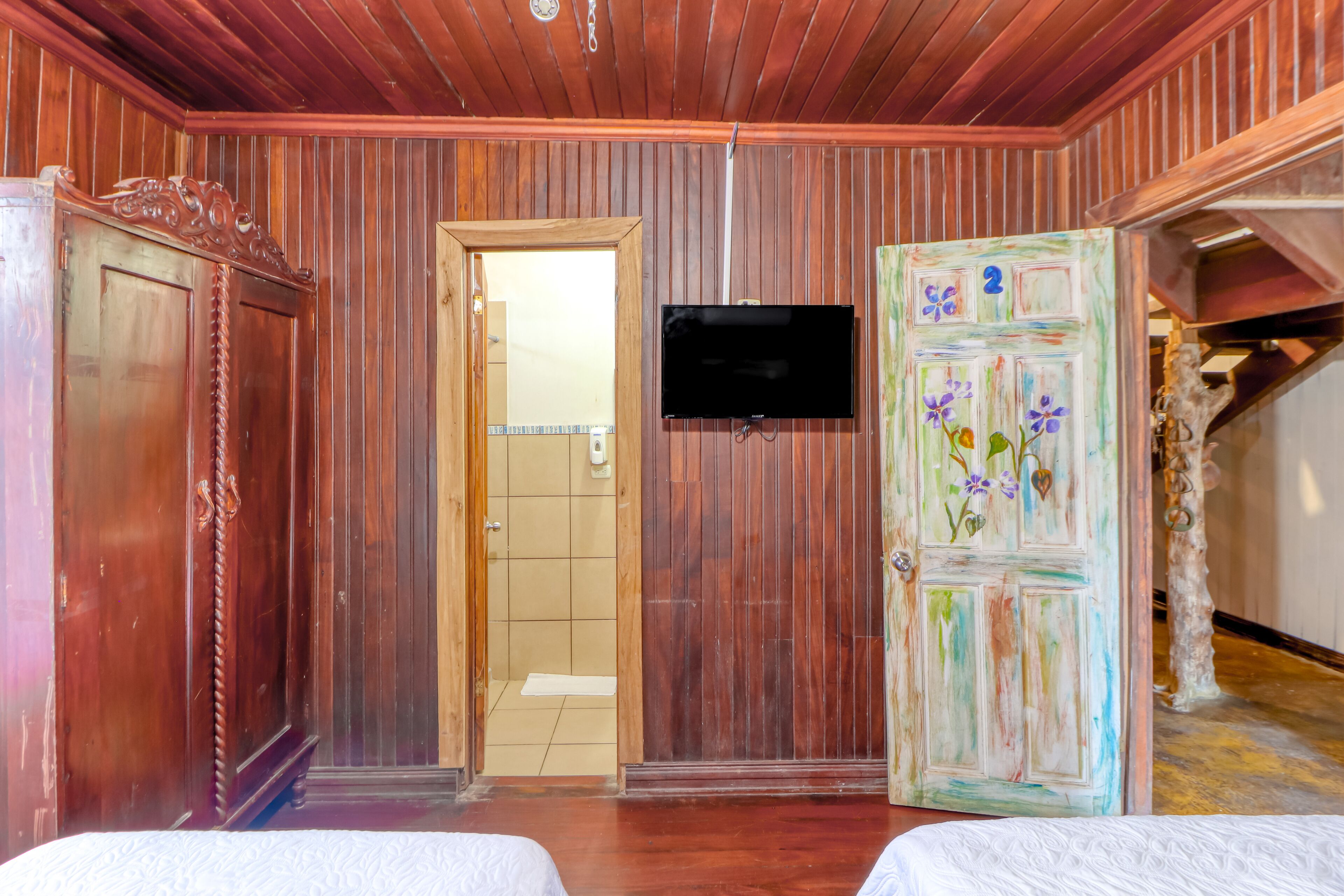 Sea-view escape in family hotel with amazing views, fast WiFi, & dining on-site