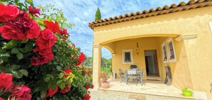 تناول الطعام بالخارج