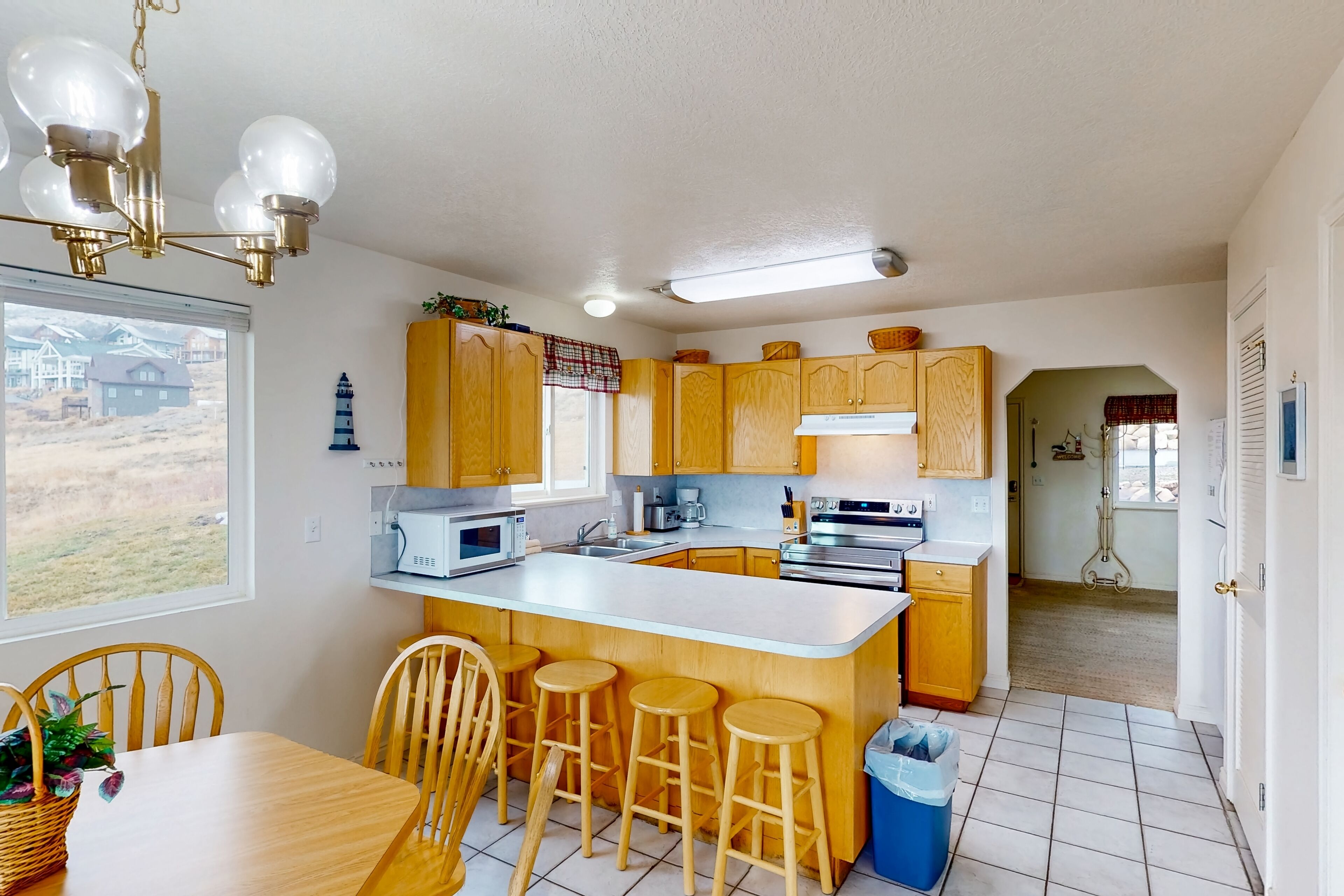 冰箱、微波炉、烤箱、炉灶