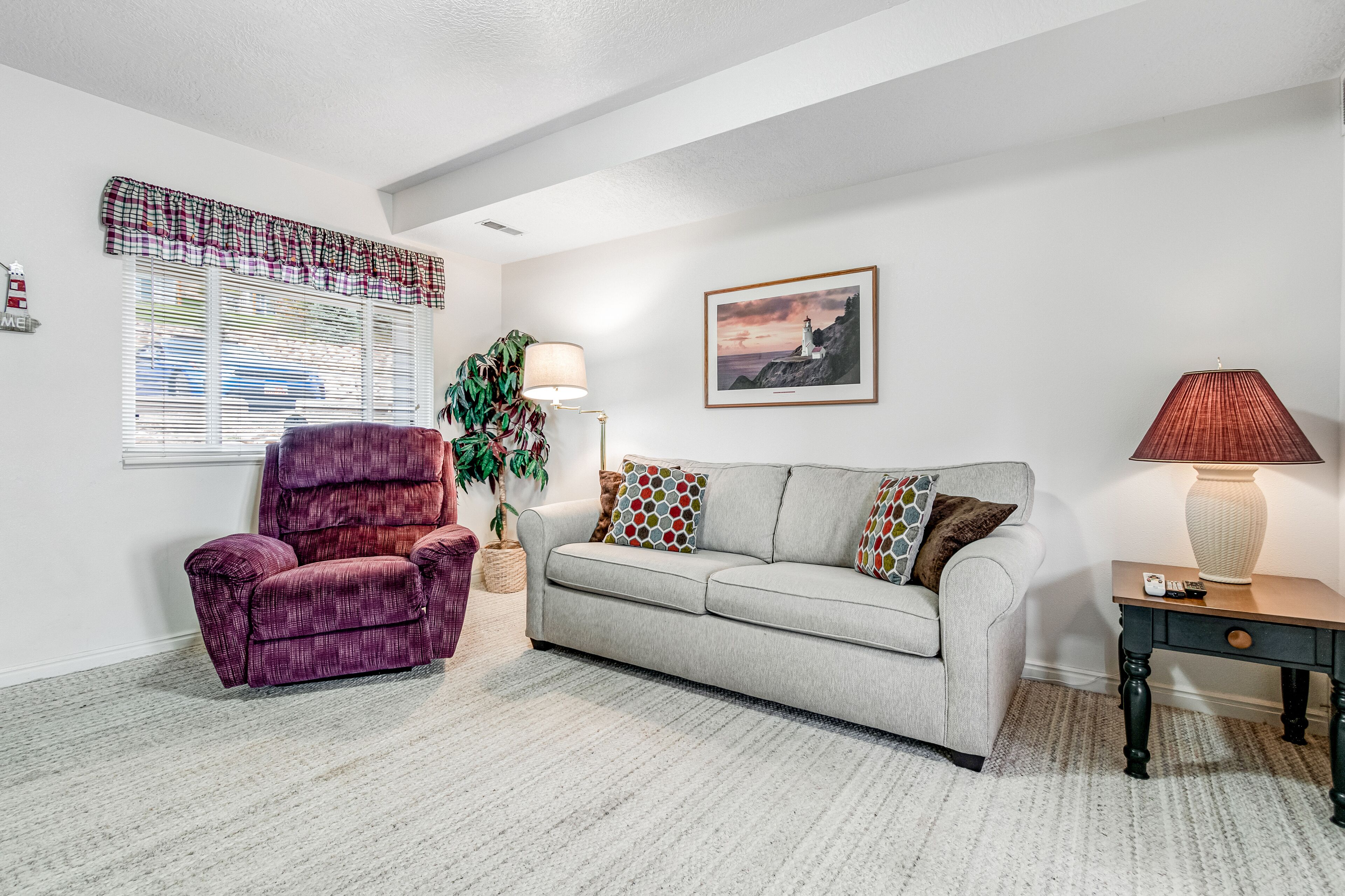 2-story condo w/Bear Lake views, private patio, heated pool, hot tub, tennis