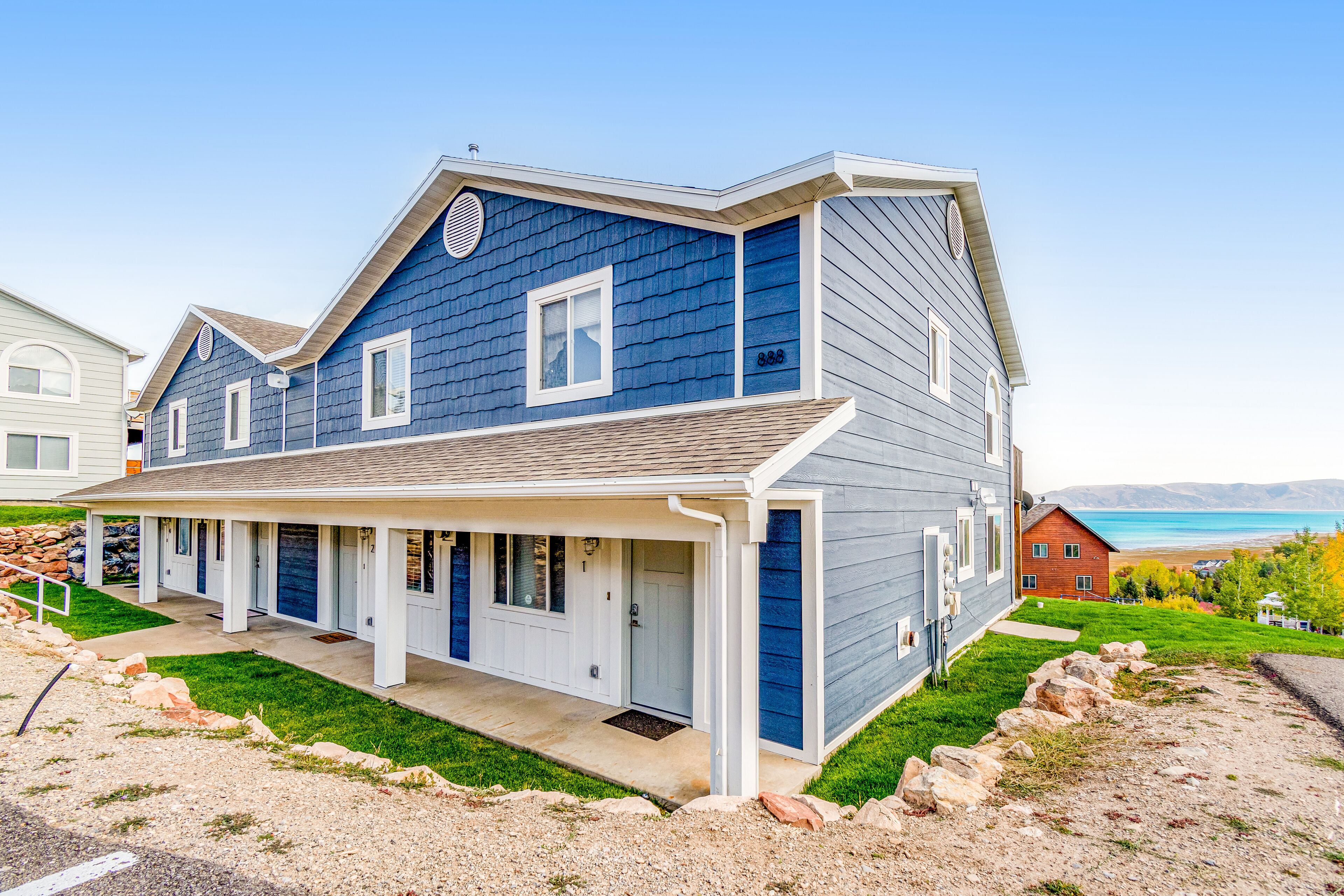 2-story condo w/Bear Lake views, private patio, heated pool, hot tub, tennis