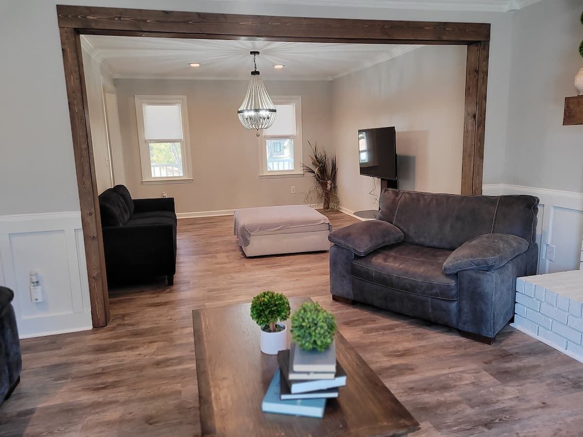 Charming Entire Harrisburg home with large yard.