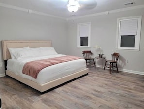 4 habitaciones, tabla de planchar con plancha y wifi gratis