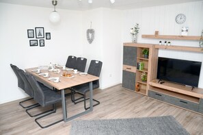 Dining - New flats In the historic old town in the pedestrian zone (Dillenburg)
