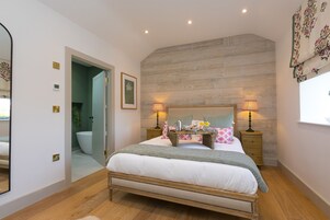 Cottage | 1 bedroom, individually decorated, individually furnished, free WiFi