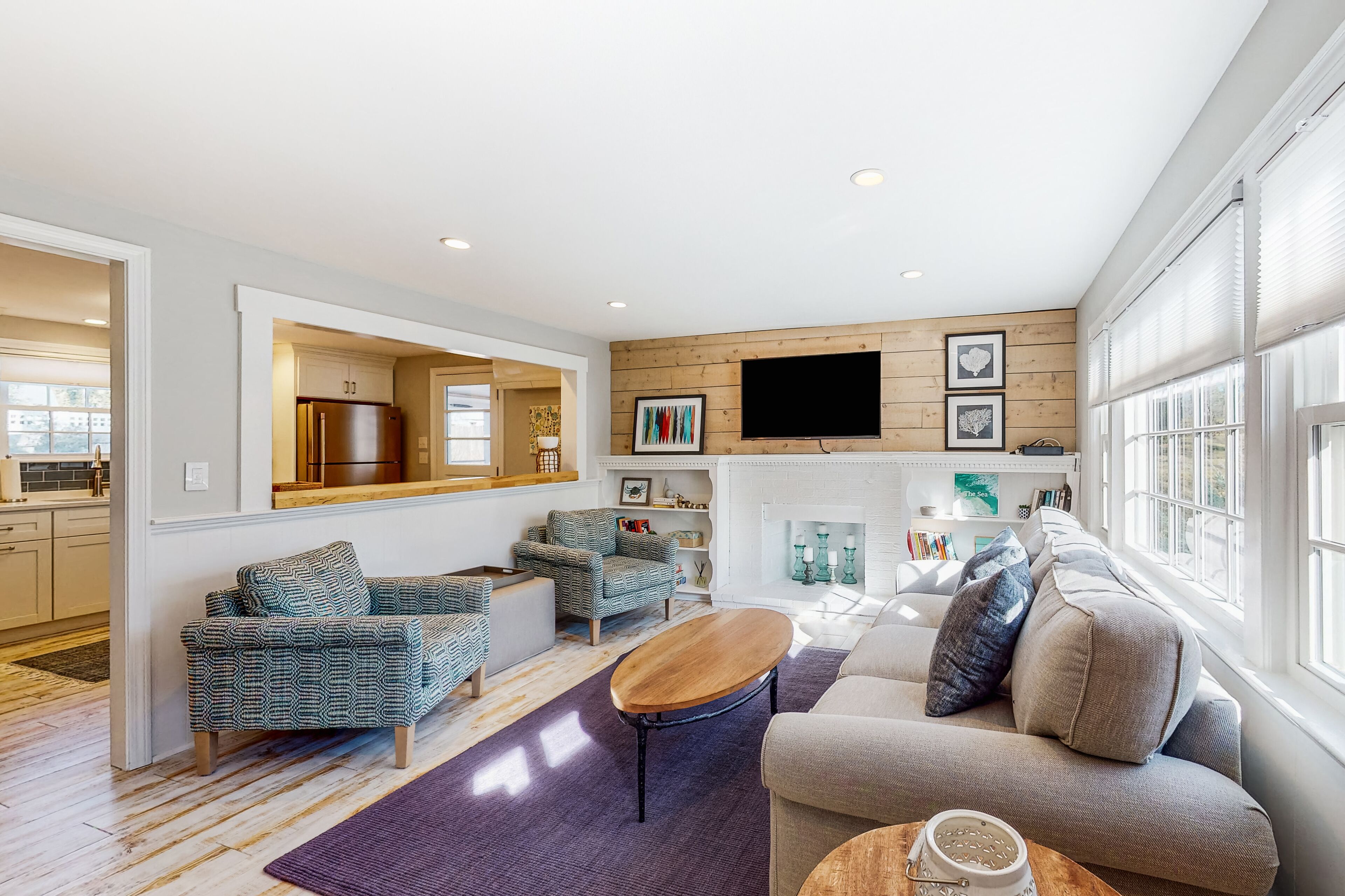 Cute house near the beach with central AC, high-speed WiFi, gas grill, and yard