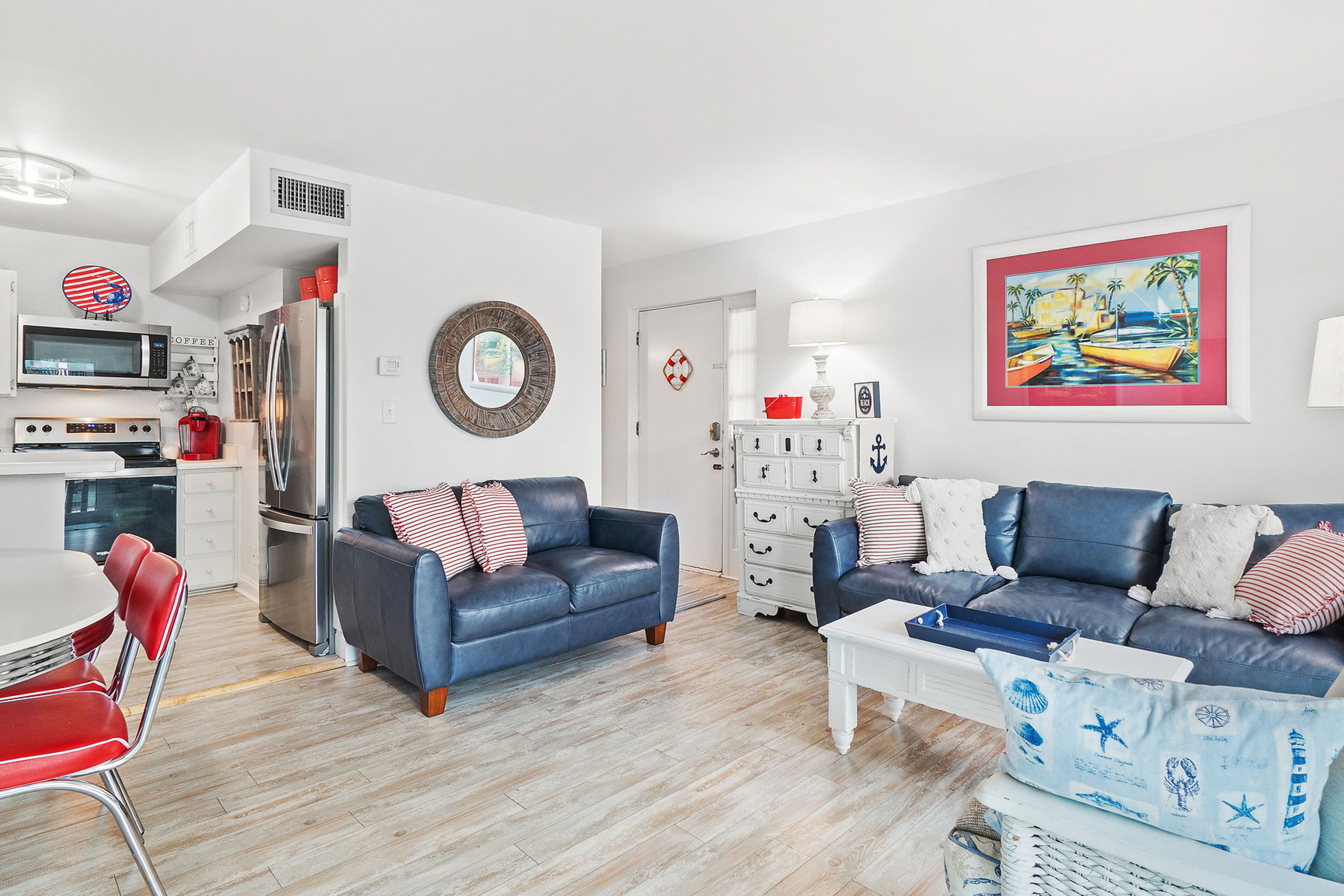 Beach bungalow with 2 separate balconies, shared pool & hot tub, WiFi, AC