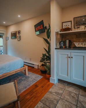 Private kitchenette - Willow Pond Motel (Catskill)