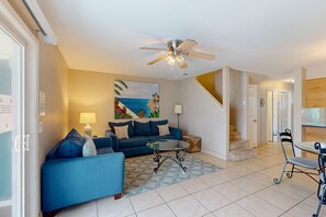 TV - Dog-friendly condo 1 block from the water,  W/D & central A/C (Panama City Beach)