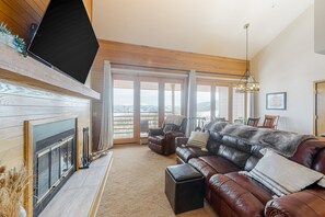 Télévision, cheminée