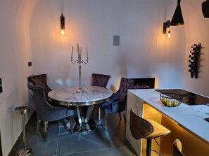 Stuga | Eget kök | Kylskåp, mikrovågsugn, ugn och spishäll