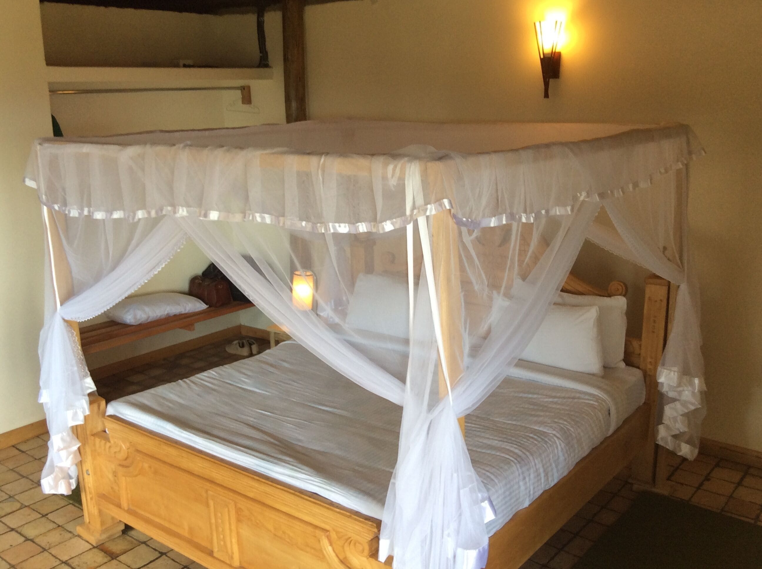 Kamar Double | Seprai premium, busa memori, dan didekorasi berbeda-beda