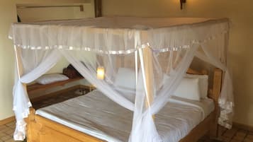 Kamar Double | Seprai premium, busa memori, dan didekorasi berbeda-beda