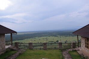 Exterior - Rift Valley Game Lodge (Rubirizi)