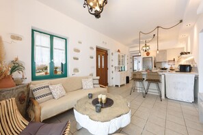 Smart TV, fireplace - Seaside Villa Glyfa (Paros)