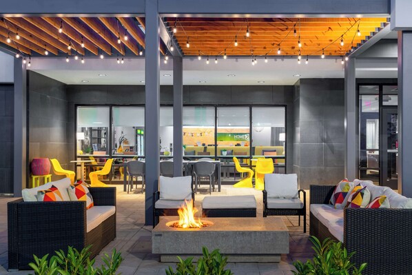 Terrace/patio - Home2 Suites by Hilton Fredericksburg South (Fredericksburg)