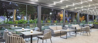 Doubletree โดย Hilton Plovdiv Center