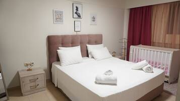 Apartment | 2 Schlafzimmer, Bügeleisen/Bügelbrett, kostenloses WLAN, Bettwäsche