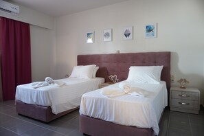 Apartment | 2 bedrooms, iron/ironing board, free WiFi, bed sheets - Theo & Ms Apt - 2 Beds - Garden - Parking - Wifi (Kos)