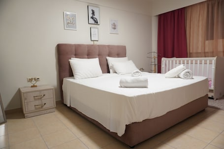 Apartment | 2 bedrooms, iron/ironing board, free WiFi, bed sheets