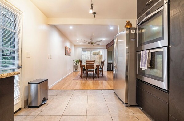 Interior - Entire Home 3B 2Ba (Long Beach)