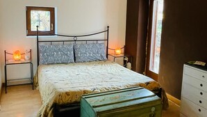 2 chambres, fer et planche à repasser, accès au Wi-Fi (inclus)